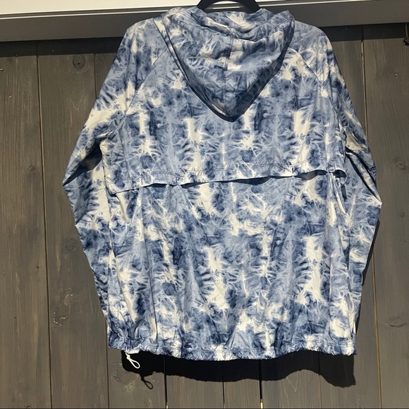 Under Armour Light Weight jacket - Picture 3 of 3